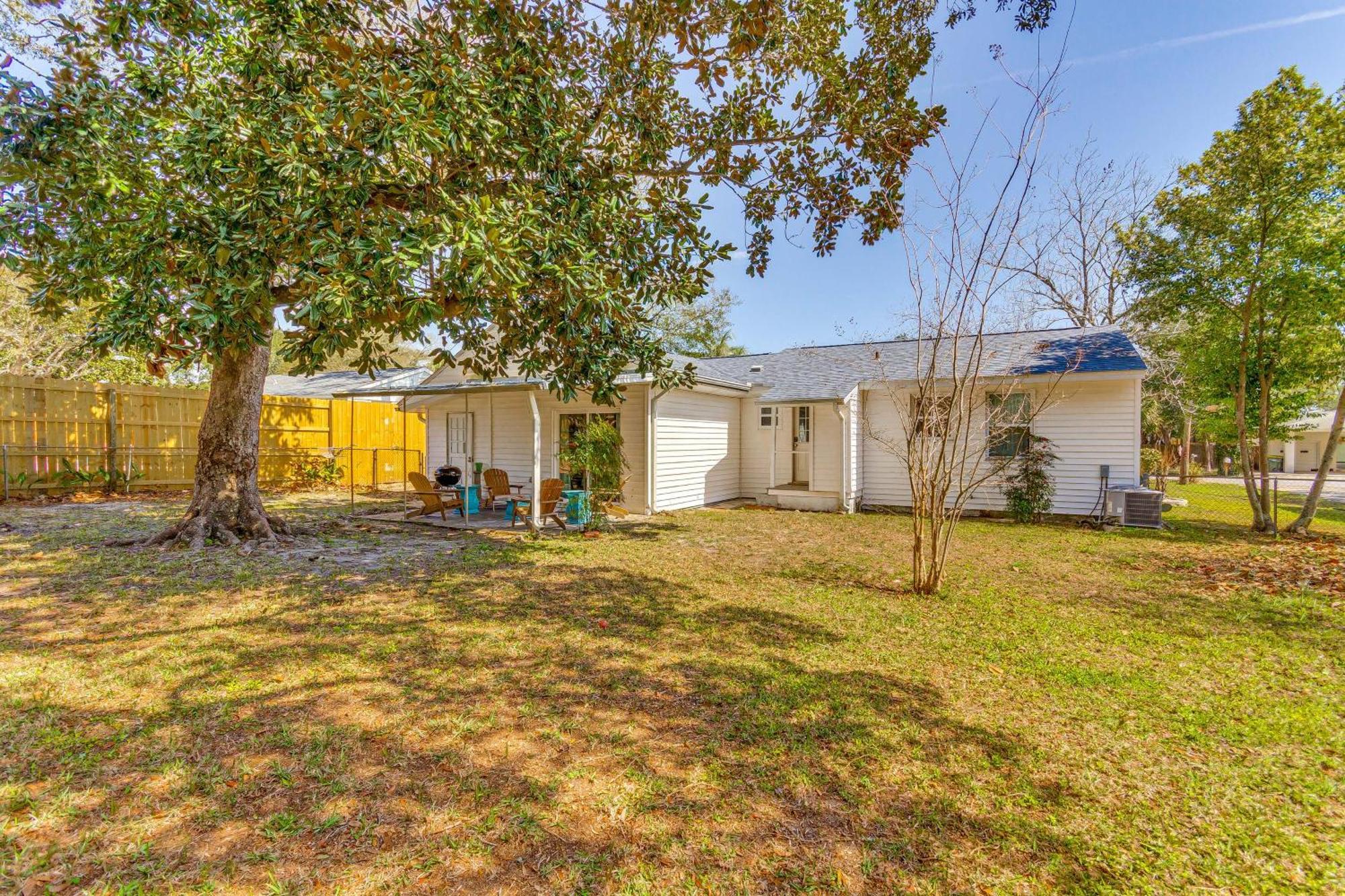 Fort Walton Coastal Retreat With Yard Walk To Beach Fort Walton Beach Zewnętrze zdjęcie